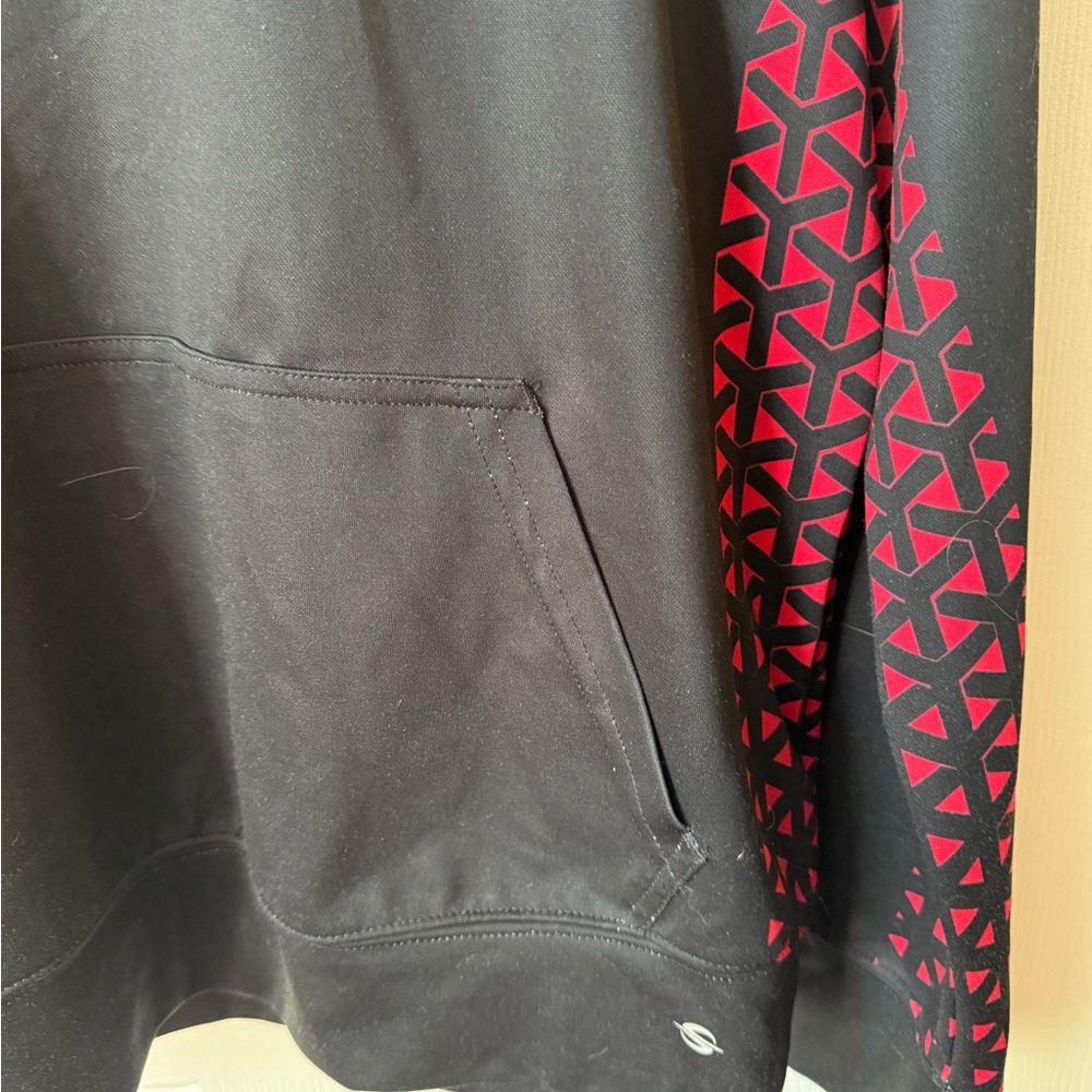 Utah Utes Men's Black and Red Pullover Hoodie - Picture 6 of 6
